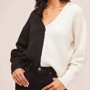 ASTR The Label Tandem two-tone color block V-neck sweater